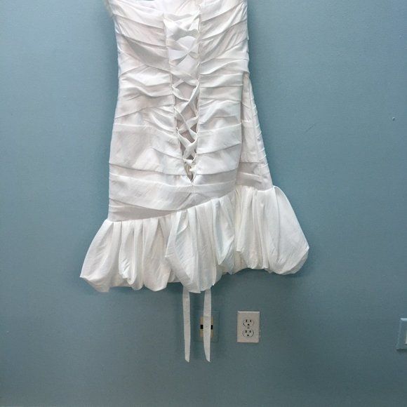 Sample Gorgeous White Wedding Dress, Short sz 4 Corset Bachelorette/Destination - Picture 3 of 6